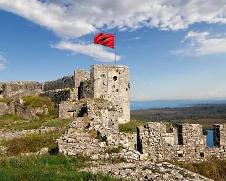 Rozafa Lägenhet Shkodër